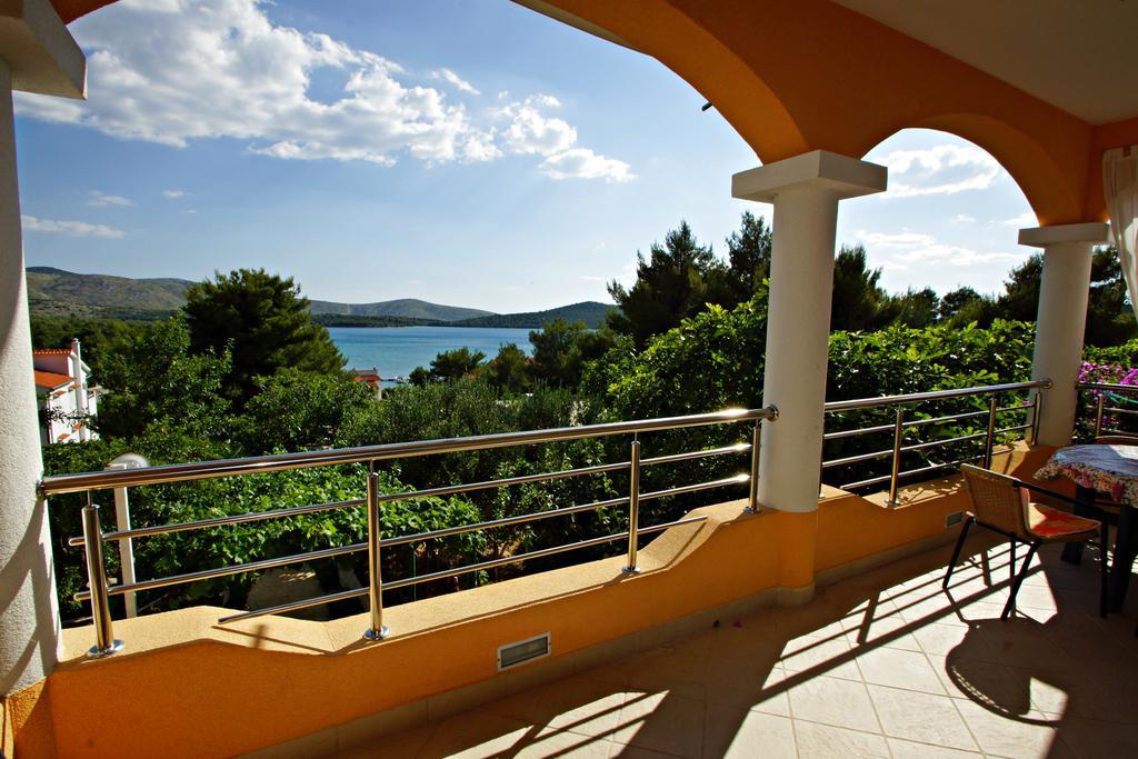 Apartments Villa Ra Žaborić Exterior foto