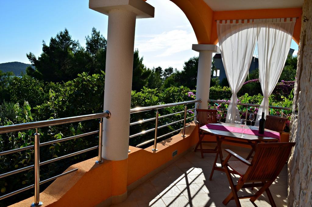Apartments Villa Ra Žaborić Exterior foto